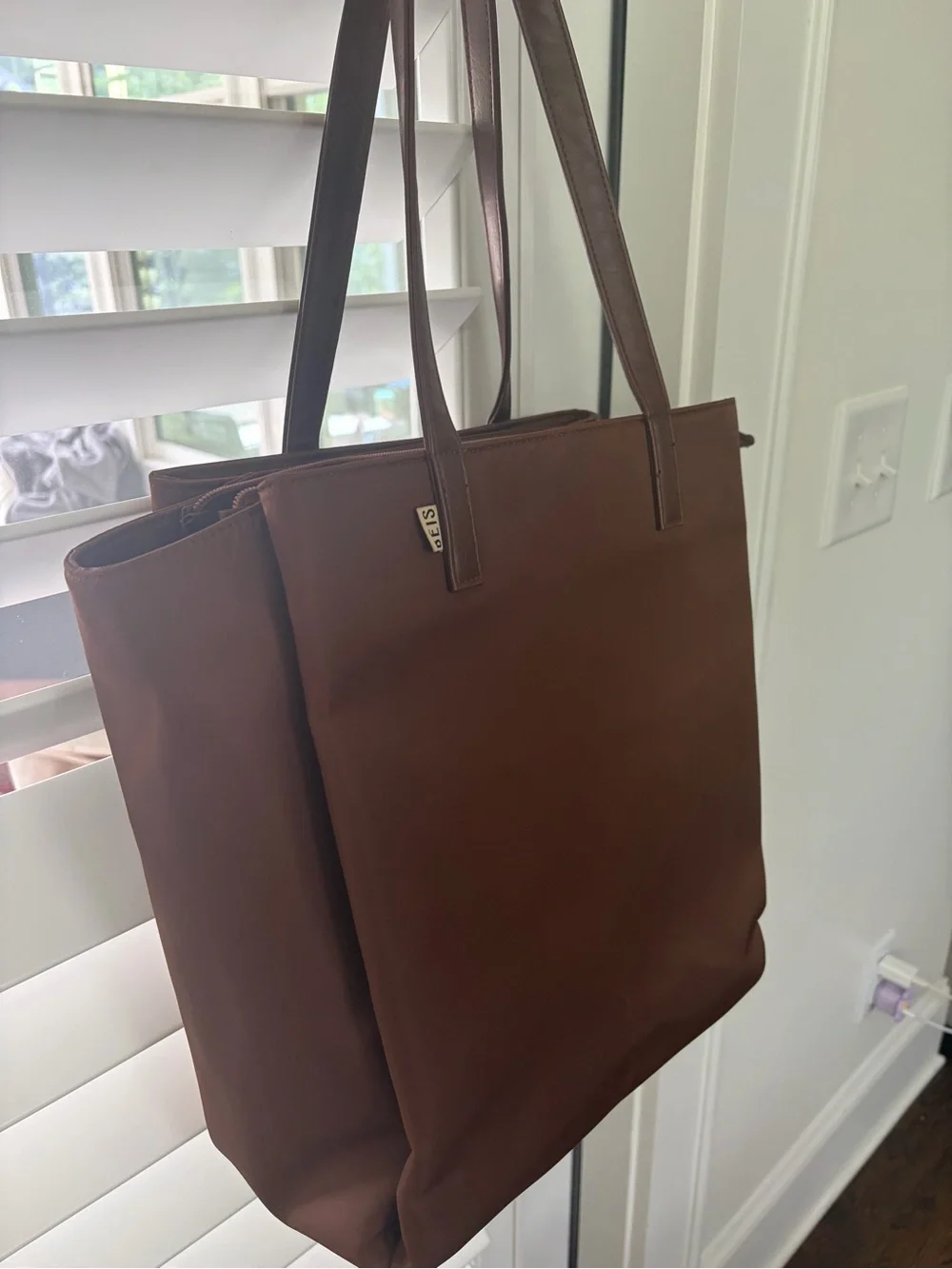 BEIS Commuter Tote in Maple Brown - Picture 7 of 10